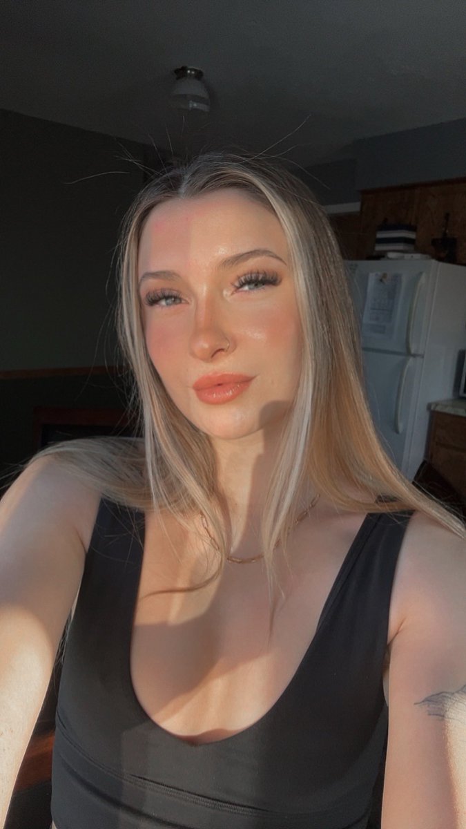 ugc_maddy's tweet photo. Looking for your next product model or user generated content creator?? 📸

I’m your gal. Message me to start now! 

📩 business.madisonb@gmail.com

#ugc #usergeneratedcontent #usergeneratedcontentcreator #contentcreator #marketing #digitalmarketingspecialist #adcontent #model https://t.co/fzmBoaKzJB