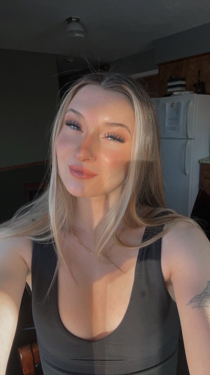 ugc_maddy's tweet photo. Looking for your next product model or user generated content creator?? 📸

I’m your gal. Message me to start now! 

📩 business.madisonb@gmail.com

#ugc #usergeneratedcontent #usergeneratedcontentcreator #contentcreator #marketing #digitalmarketingspecialist #adcontent #model https://t.co/fzmBoaKzJB