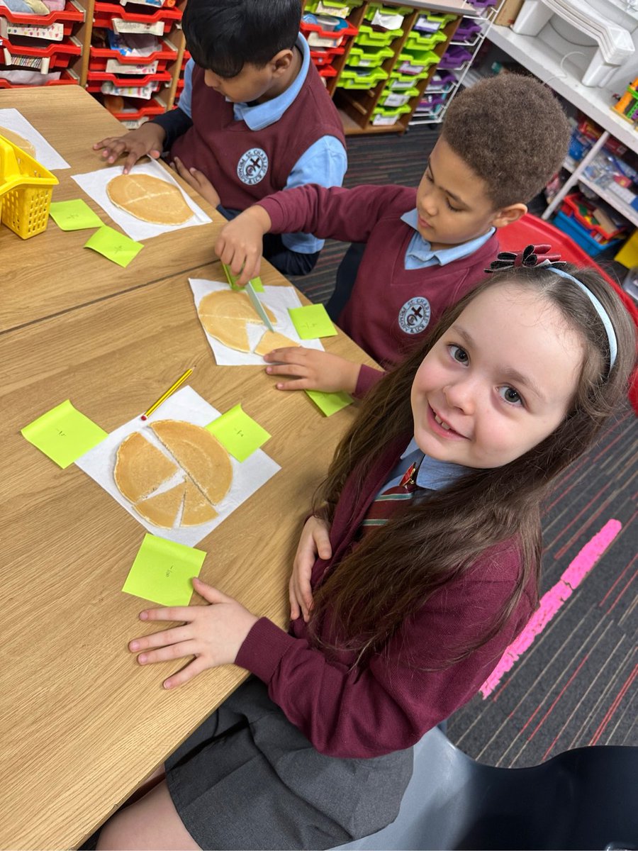 StCharlesGla's tweet image. Primary 3/2 missed out on #PancakeTuesday in school as it was during our #MidTermBreak. Today they had fun learning about Pancake #Fractions. They even got to eat them afterwards. Who said maths can’t be fun? @glasgowcounts