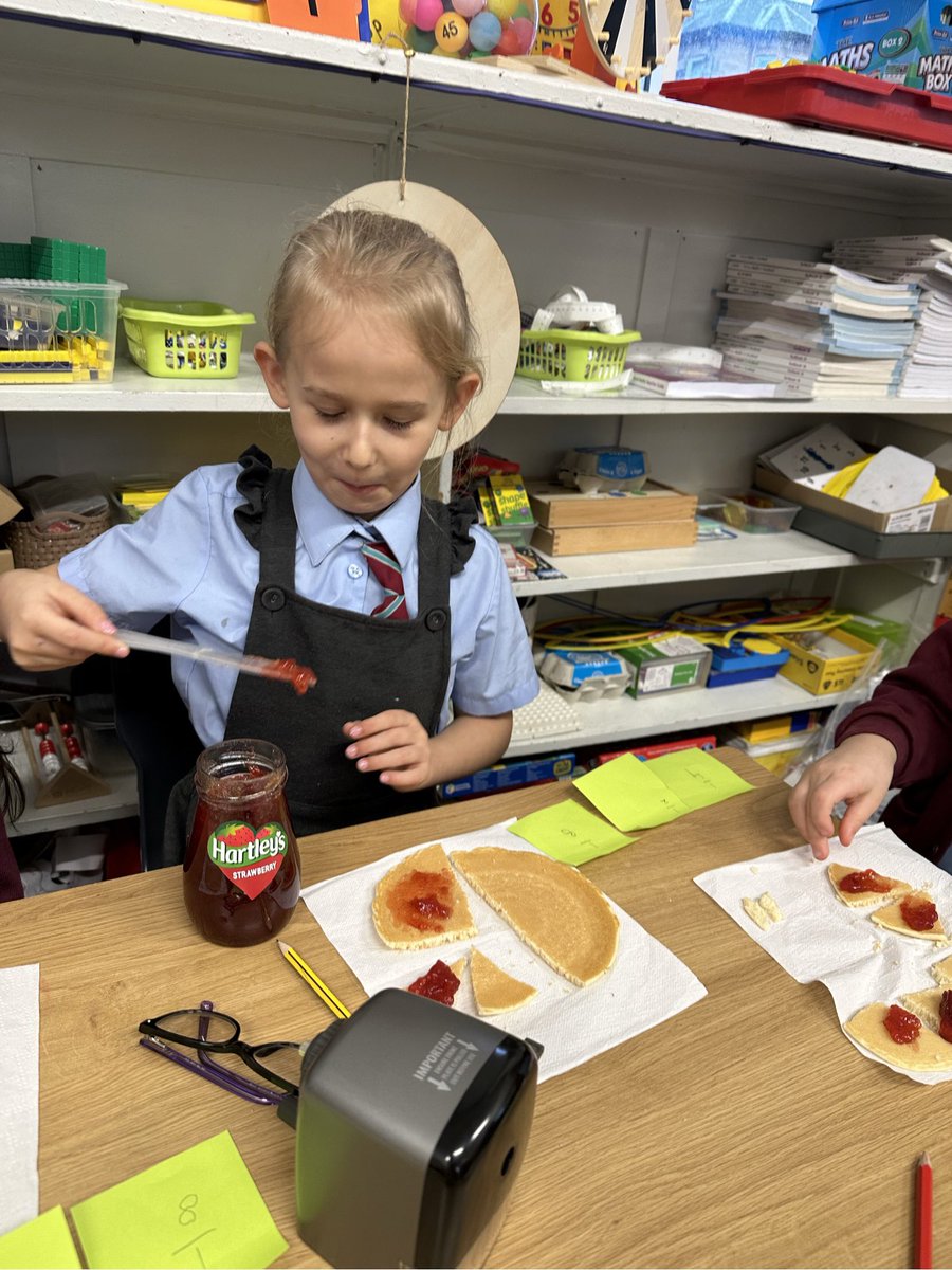StCharlesGla's tweet image. Primary 3/2 missed out on #PancakeTuesday in school as it was during our #MidTermBreak. Today they had fun learning about Pancake #Fractions. They even got to eat them afterwards. Who said maths can’t be fun? @glasgowcounts