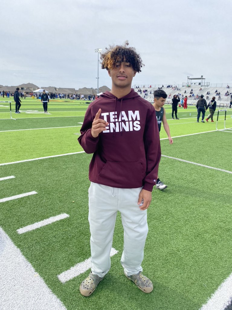 Gracen Harris wins first again in the long jump! 22-2!!