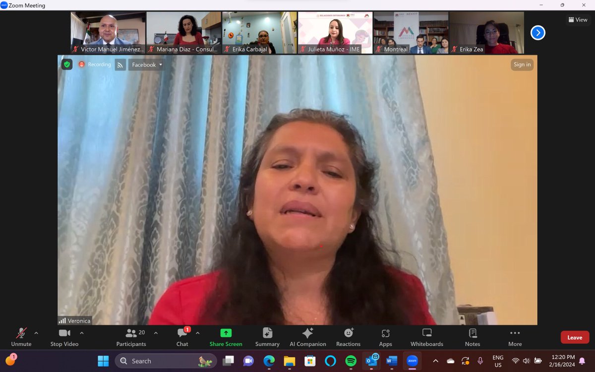 vmjsegovia's tweet photo. La Sra. Verónica Barrios García fue una de las 7 graduadas y de las 14 participantes guatemaltecas 🇬🇹 del Programa Consular de Emprendimiento para Mexicanas 🇲🇽 en el Exterior #PCEME que anualmente realiza el @IME_SRE. 
El empoderamiento económico de mujeres es indispensable para el desarrollo y para abordar las causas estructurales de la migración, ambas prioridades de #México. 
¡Felicidades a las 407 graduadas en todo el mundo! 🎉