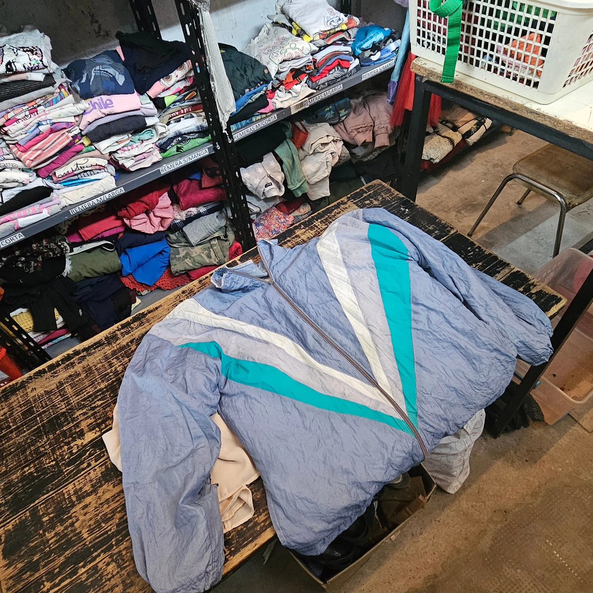 VintageReciclad's tweet photo. Buenas buenas!
¿Dónde entrará toda la ropa? No lo sé.
Primer rescate del día.
🛒❤️💕🛒
#vintagestyle
#vintage
#feriavintage
#modavintage
#ropavintage https://t.co/VTYGXS76se