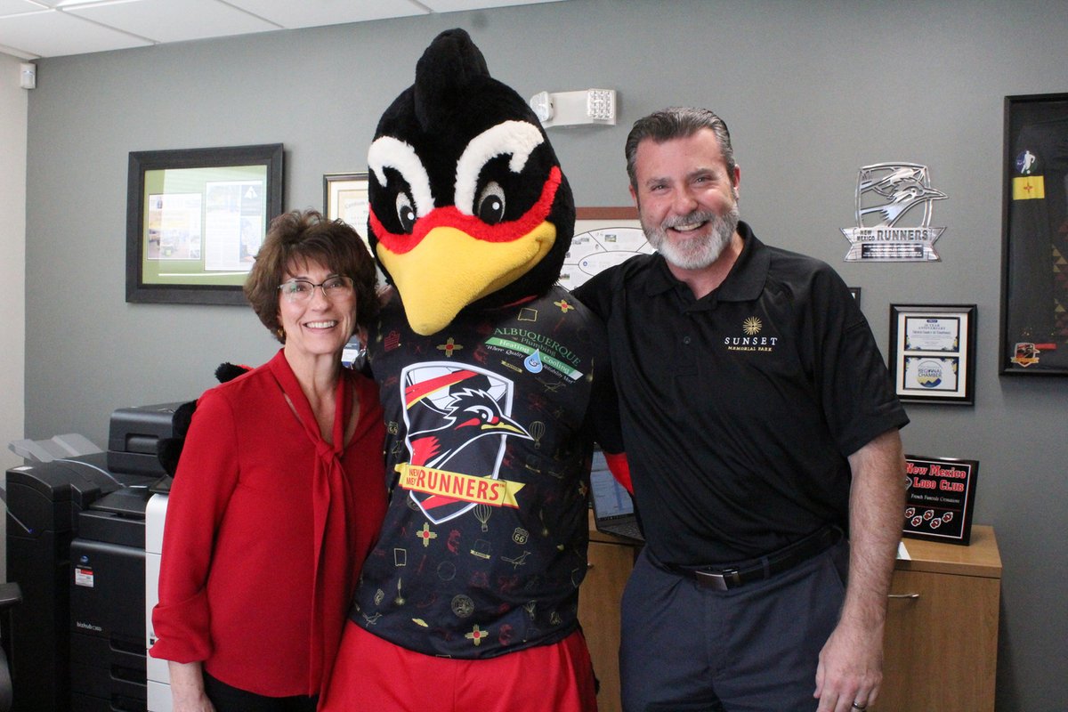 RioRoadrunner's tweet photo. Check out some photos from @rioroadrunner 's #Valentine adventures! ๐Rio delivered special Valentine's Grams to several fans & supporters of the Runners including @abqplumbing, @frenchfunerals , @theahcnm & others! โค
#RunAsOneCommunity #runasone #nmrunners #riorancho #abq https://t.co/9RG6QpK0Ui