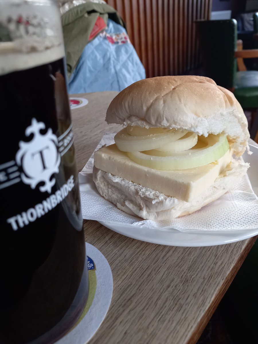 The legendary Dewdrop Cheese &amp; Onion Cob from this afternoon.