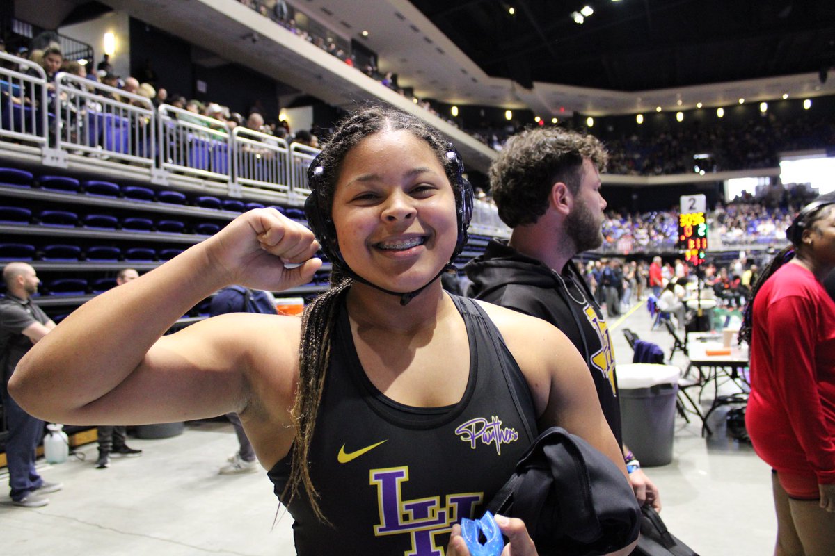 Alyciana Rogers picks up the first state tournament win in SCHOOL HISTORY! Congratulations, Alyciana! Keep working!