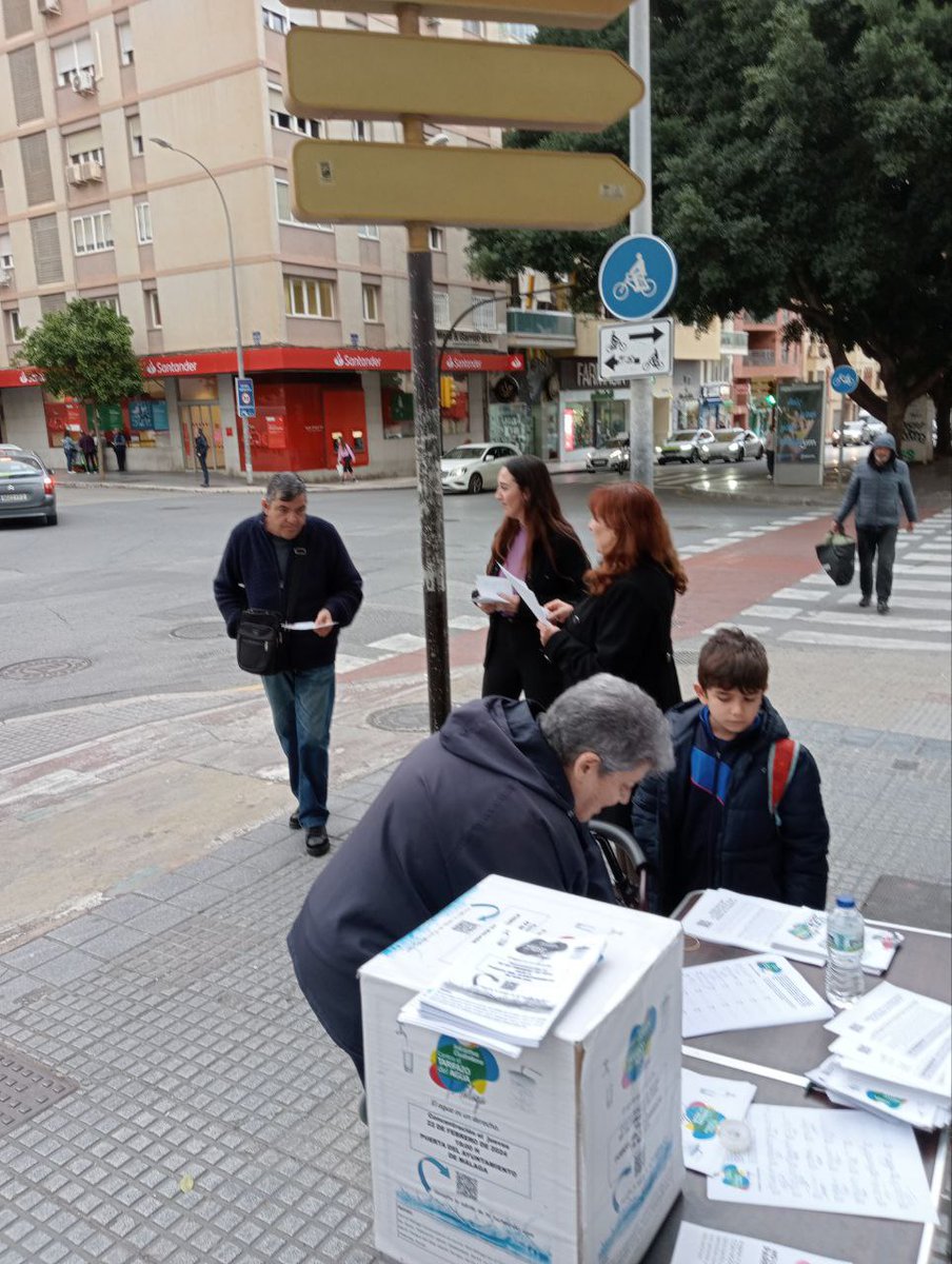 TarifazoNO's tweet photo. Esta semana las compañeras y compañeros de la ICCTA hemos estado informando sobre la abusiva subida en la tarifa del #agua que prepara @pacodelatorrep. Además de animar a participar en la contratación del próximo jueves 22 de febrero a las 19h en @malaga #Málaga #Noaltarifazo https://t.co/dSExuUS405