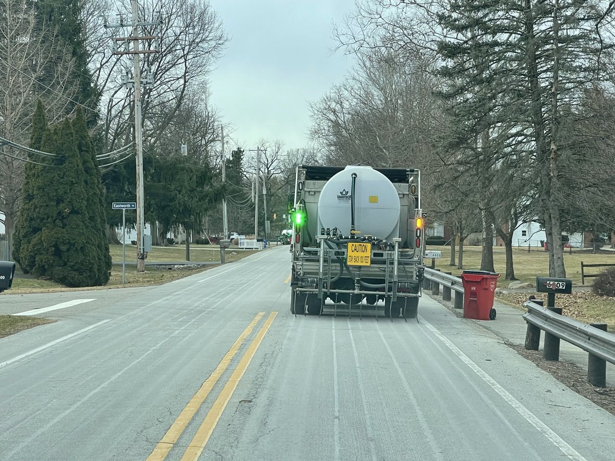 WorthingtonOhio's tweet photo. Worthington is prepping for 2-4 inches of snow today. Crews are pretreating main streets, bridges, and hills with brine to prevent ice. Be considerate of snowplows on the roads, shovel sidewalks for safety, and help neighbors in need. #SnowPrep
For more: https://t.co/8D5JlxjblW https://t.co/gM4VZqqDUR