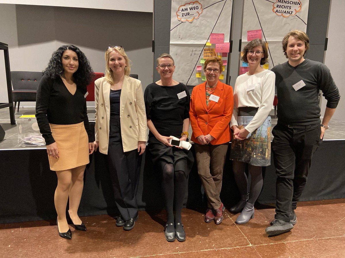 Heute hat, überschattet durch den Tod von #Nawalny, die Gründungskonferenz der österreichischen Menschenrechtsallianz, initiiert durch <a href="/Oe_Liga_MR/">Österreichische Liga für Menschenrechte</a> und <a href="/AmnestyAustria/">Amnesty Austria</a> stattgefunden. Ich möchte mich bei allen anwesenden Organisationen, Initiativen und Einzelpersonen bedanken.