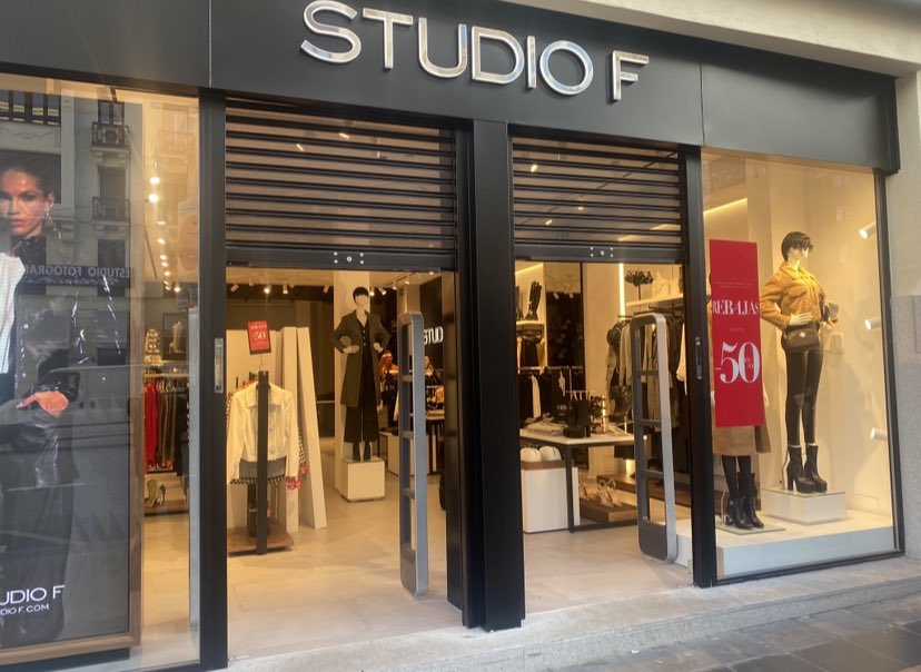 safexitsystems's tweet image. Espectacular la tercera tienda de STUDIO F en la calle Goya 51 de Madrid.  Y para protegerla hemos instalado 2 parejas de NEO, la antena más moderna y eficaz del mercado

Consúltanos y te enviaremos una oferta sin ningún compromiso

##antihurto #antenasantihurto