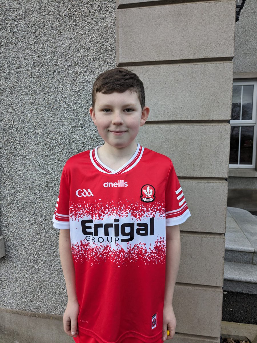 steoghans's tweet photo. So proud of our pupils who will be playing at half time in the Derry v Monaghan National League games tomorrow! Can’t wait to see you out there 💪💪❤️🤍❤️🤍 #AllianzCNMB @cnambnaisiunta @Doire_mBunscol @ScreenGAA https://t.co/71eWmS3OQq