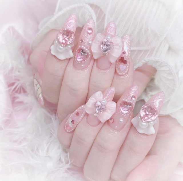 piinkimi_'s tweet image. dolly nails ₊˚⊹ᡣ𐭩