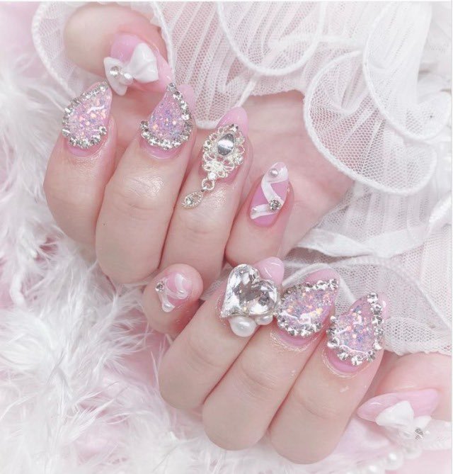 piinkimi_'s tweet image. dolly nails ₊˚⊹ᡣ𐭩