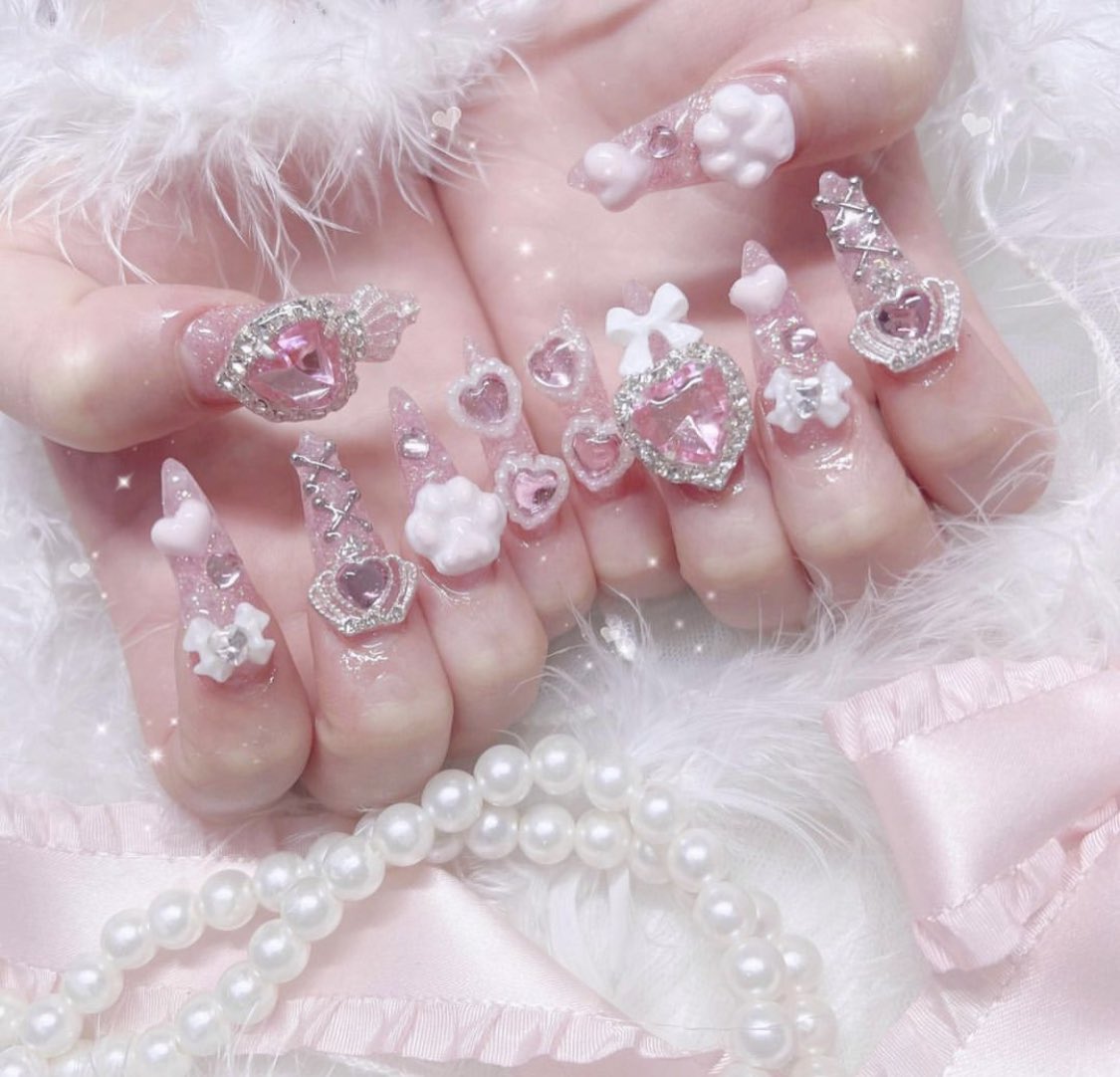 piinkimi_'s tweet image. dolly nails ₊˚⊹ᡣ𐭩