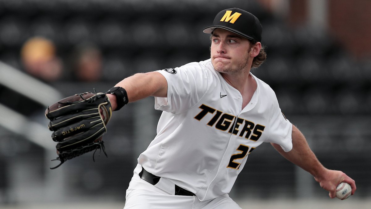 MizzouBaseball's tweet photo. Lohse delivers a 1-2-3 inning to keep it a two-run margin. The lefty has tossed two scoreless frames of relief.

CP 3, #MIZ 1 | ⬆️8⃣

#MizzouNOW | 🐯⚾️ https://t.co/0c0ITTVqD9