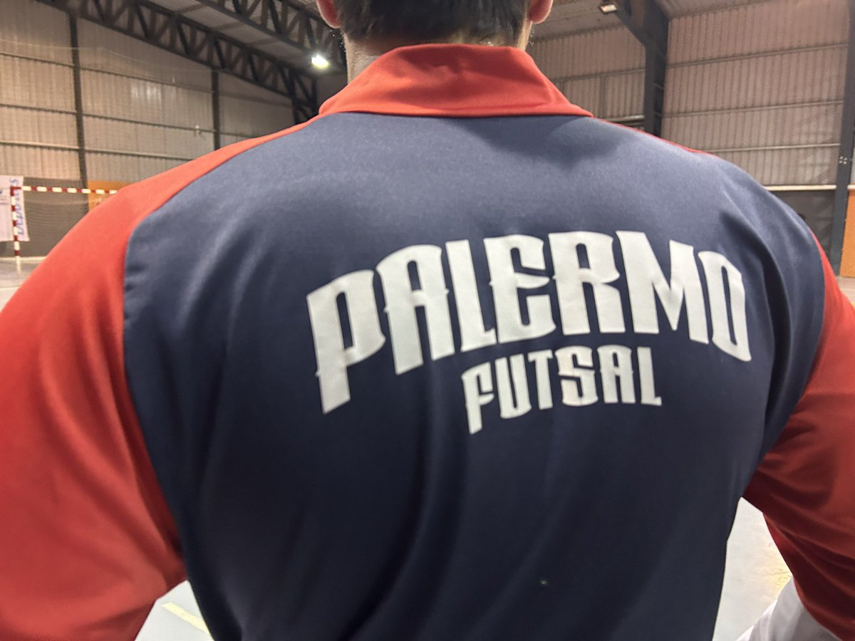 NicoDeLeonOrue's tweet photo. 𝐏𝐀𝐋𝐄𝐑𝐌𝐎 ♦️de Rocha 𝐂𝐚𝐦𝐩𝐞𝐨́𝐧 del segundo Campeonato Uruguayo de Futsal - Fútbol de salon en Twitter 🐦

De 51 equipos, el palermitano fue el más votado 🗳️ 

Un parlante para el vestuario y un trofeo, llegará a Rocha en los próximos días 🏆

Felicitaciones 🍾 https://t.co/EExCLcV07A