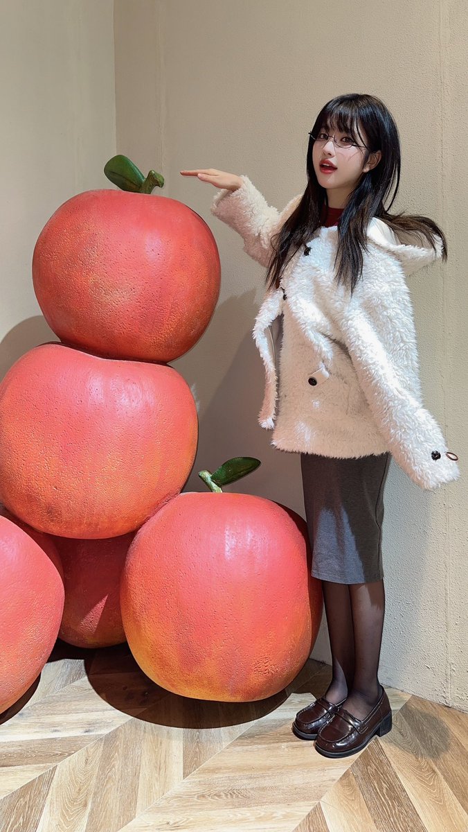 路过一群大苹果🍎🍎🍎 https://t.co/9fF3WEyYSG