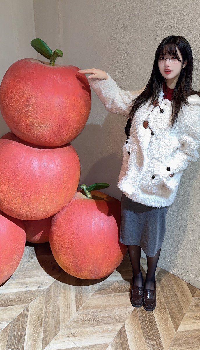 路过一群大苹果🍎🍎🍎 https://t.co/9fF3WEyYSG