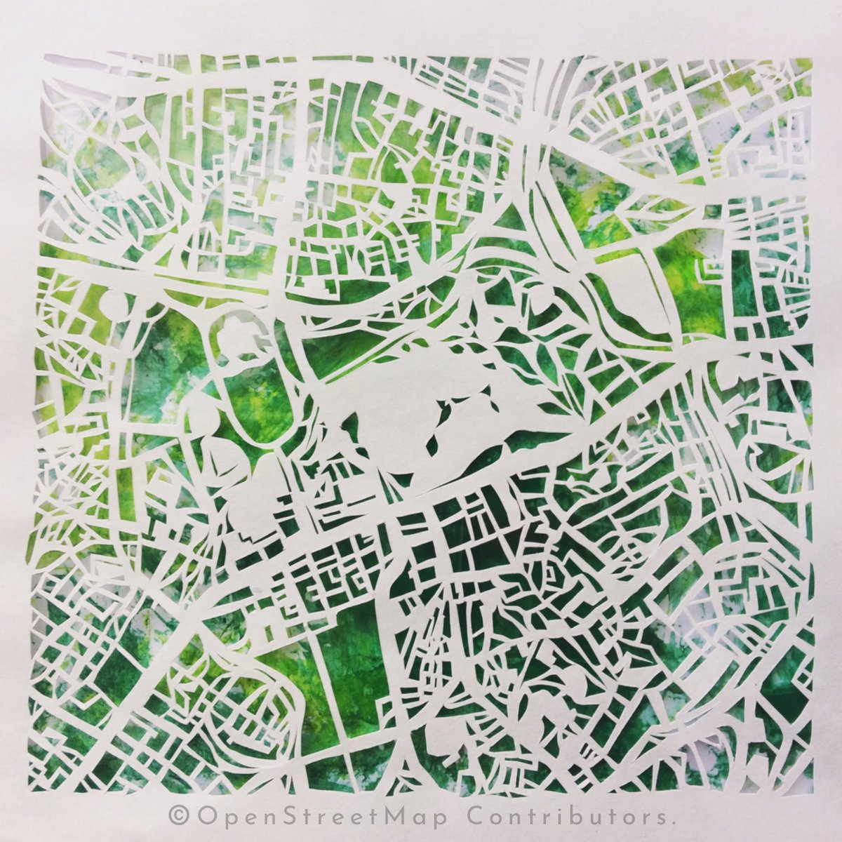 aikautau's tweet photo. 都立青山公園の切り絵
2枚目は切り途中!
少しずつ地図が見えて来ます。
#地図 #OpenSteetMap #きりえ https://t.co/y1BK6VKDte