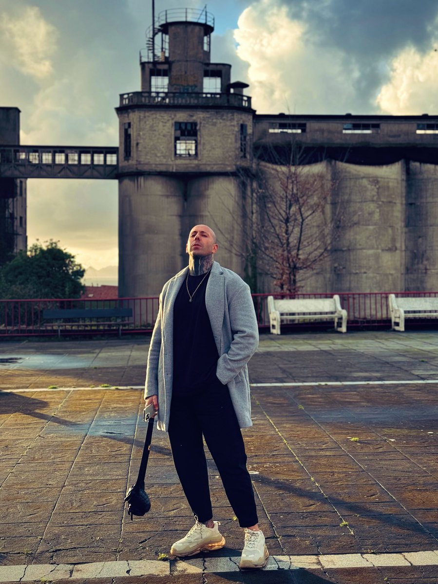 “…en tus ojos vertical, todo bien y todo mal”