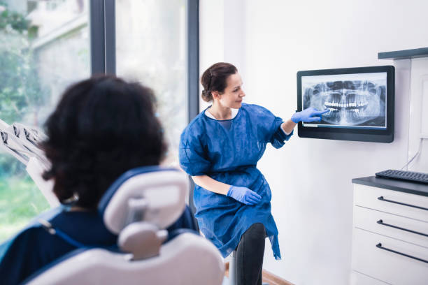 GleasonDental's tweet image. Digital X-rays are an important diagnostic tool that can help dentists identify potential issues early on. At Gleason Dental Clinic, we use digital X-ray technology to provide accurate and efficient diagnoses. #DigitalXrays #DentalTechnology