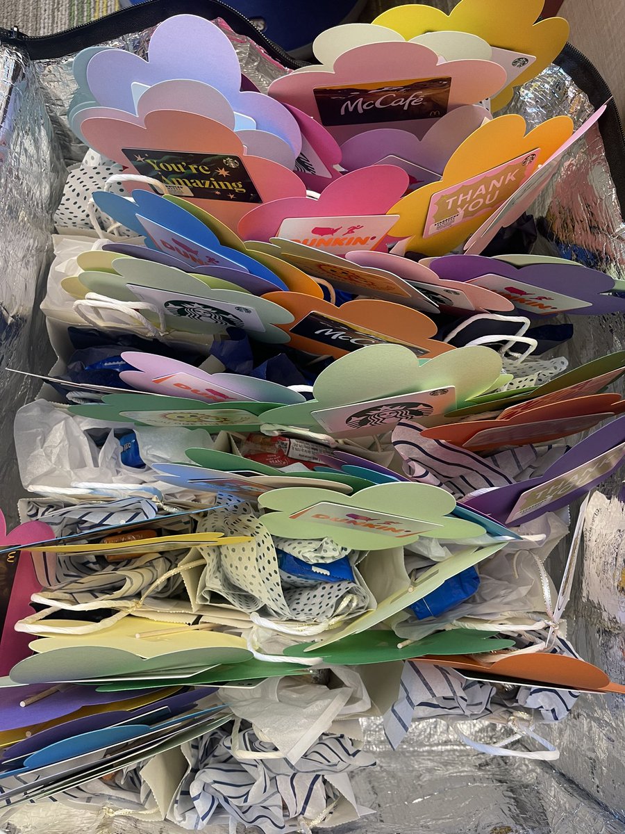 AlstonRidgeMS's tweet photo. 🎊It was a great week celebrating all our Wheel Warriors! So, thankful for all our Bus Drivers @WakeBus ~ Thank you @ARMS_PTSA for working to make this week so special! 🎊
#weARwarriors @WCPSS 💙⚔️💛@NorthwestWCPSS 🚌❤️💙💛💚 https://t.co/1W9tYxo2e8