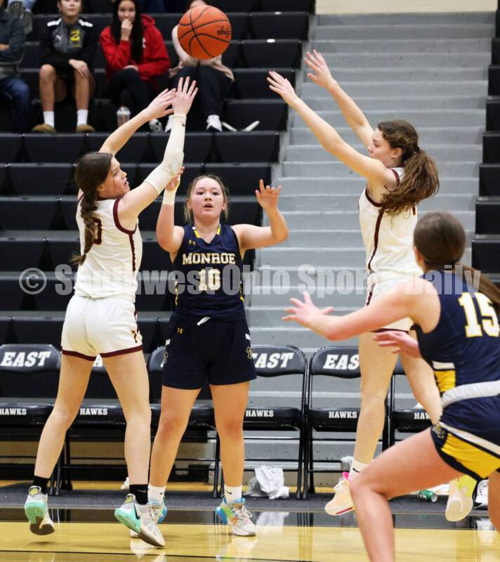 rickcassano's tweet photo. GIRLS BASKETBALL: Monroe rallies from early deficit but can't quite catch Turpin, ends season in 1st round of D-I sectional .. Rick Cassano report &amp; 32 captioned photos https://t.co/DV4wYUo5RD @SWBLSPORTS @HornetsInGame @CoachJClemmons @TurpinSpartans @TurpinGbball @LadyHornetsBB https://t.co/LdmBg5oOau