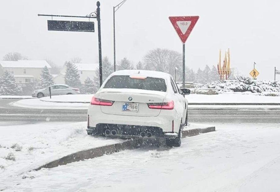 IndyShitDrivers's tweet photo. Today's clown in Carmel https://t.co/sbE0FmexjB
