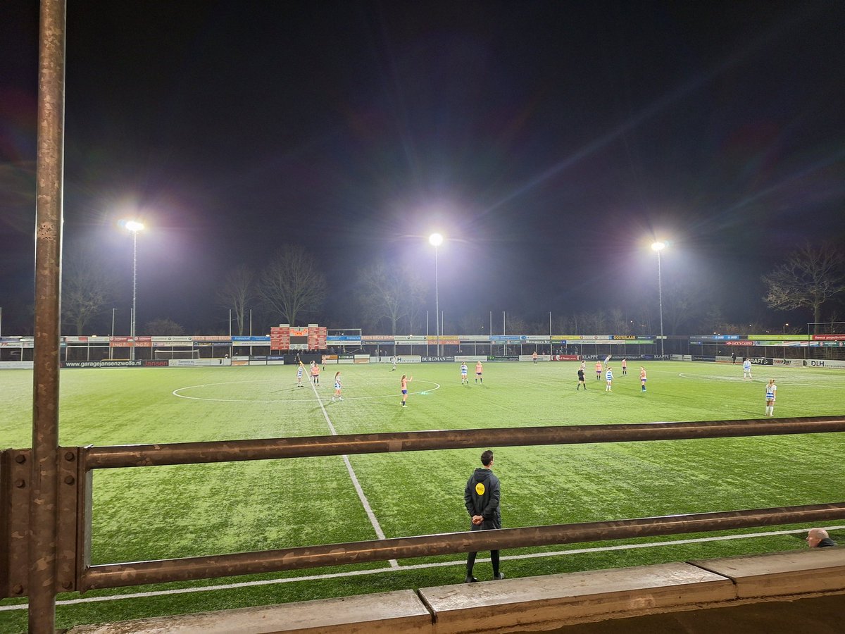 Het werd nog heel spannend in de slotfase, maar Fortuna Sittard Vrouwen was te sterk. Het bekeravontuur is dus ten einde. Onwijs jammer. 

#pecfor #peczwollevrouwen