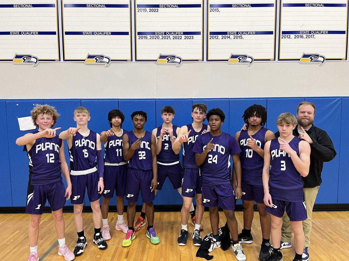 Congrats to our Freshmen/JV2 on winning conference! The boys went undefeated in conference play, overall 21-5. Excited to watch this group continue to grow!!

Not pictured are Schmitt and Serrano who contributed big time for our team this season.