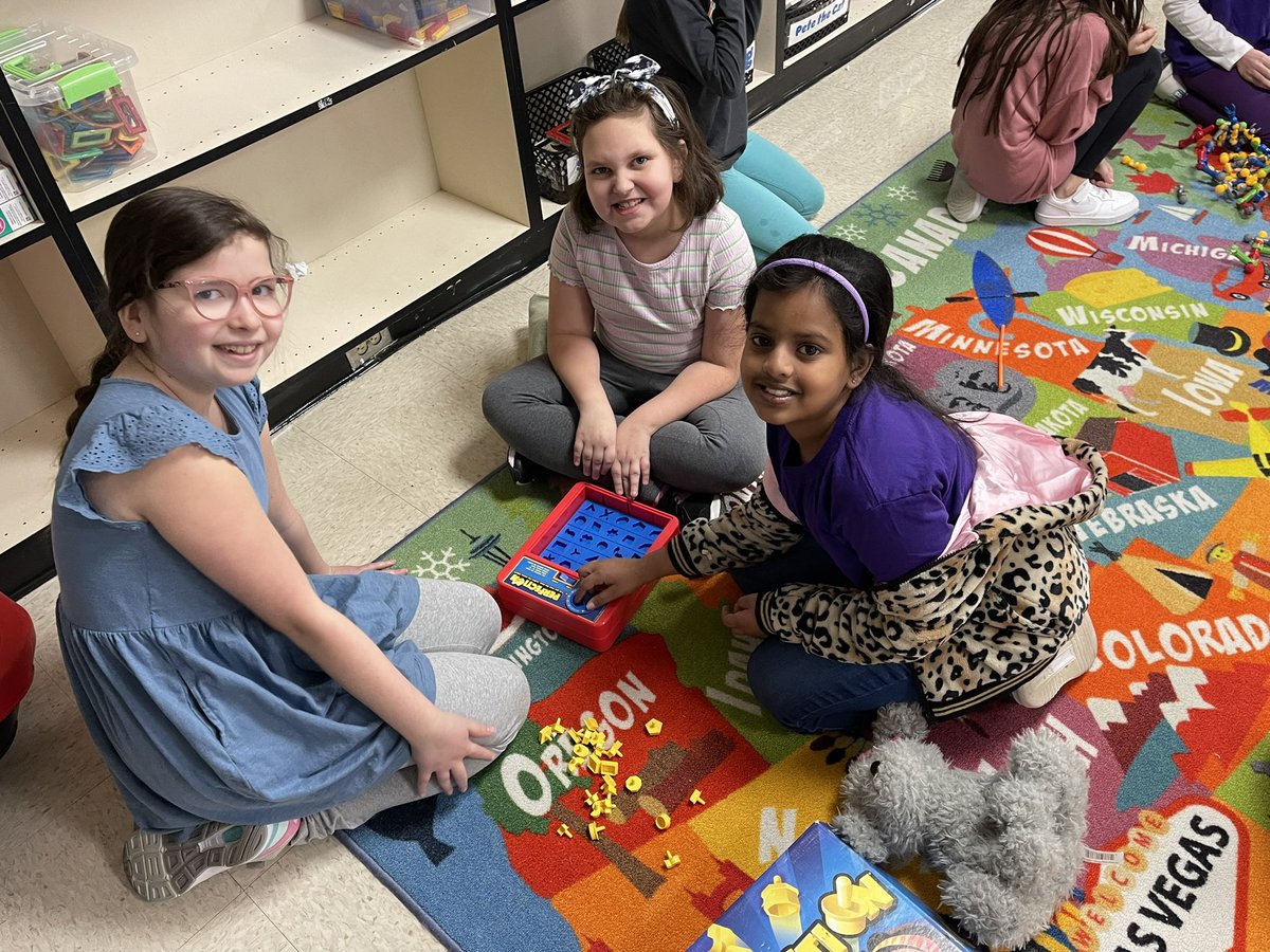 DrKCovington5's tweet photo. Game time with our Journey Buddies! We love connecting with other classes in our school! #Explorers #4Journeys1Destination #EveryCougarCounts @MRESCougars @lisa_sawdy #DrMick https://t.co/iA2sUeV6gO
