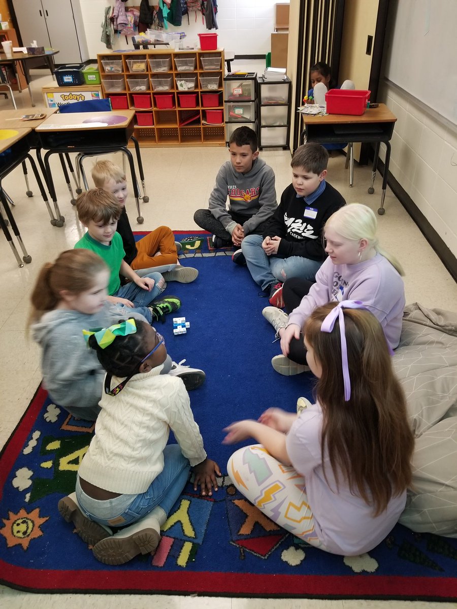 DrKCovington5's tweet photo. Game time with our Journey Buddies! We love connecting with other classes in our school! #Explorers #4Journeys1Destination #EveryCougarCounts @MRESCougars @lisa_sawdy #DrMick https://t.co/iA2sUeV6gO