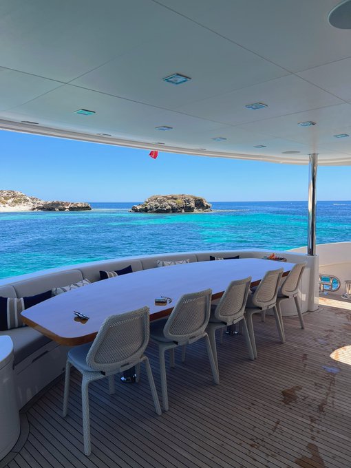 all cheeks, no smile https://t.co/K8Ut6u4Hdv