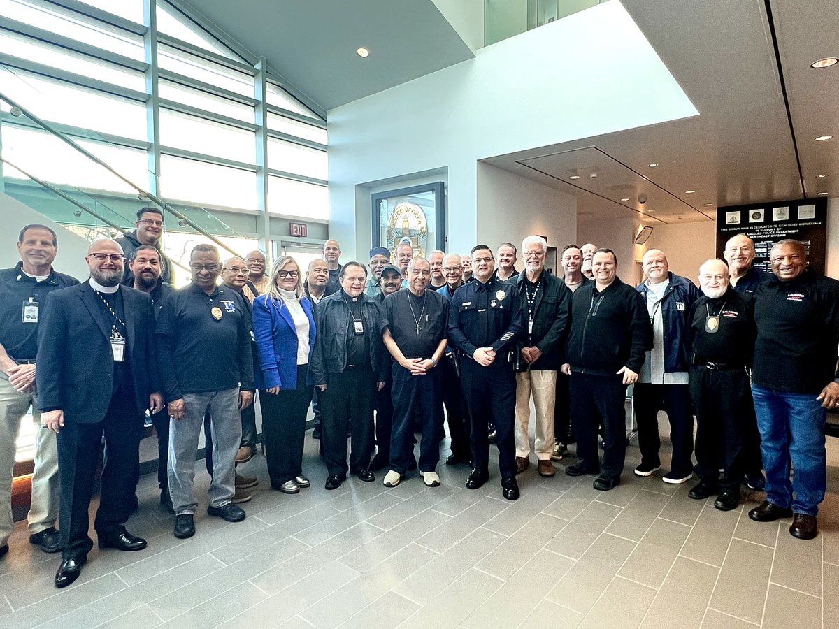 Say hello to members of the largest Law Enforcement Chaplain Corps in the country. With close to 50 members, covering 12 different religions, the @LAPDHQ Chaplain Corps works tirelessly to guide, mentor and provide spiritual support to the men and women of the #LAPD