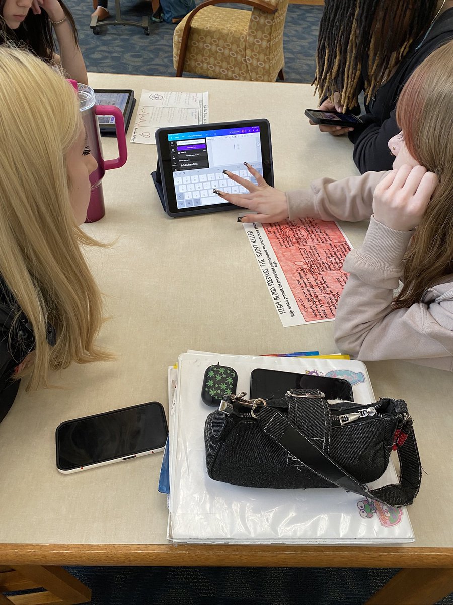 What a treat to host a collaboration between <a href="/EDGEdchs/">EDGE</a> digital design classes &amp; <a href="/MrsAHarrison/">Amanda Harrison</a> Innovation exercise science classes in the <a href="/DCHS_hawks/">Decatur Central</a> #SchoolLibrary. The Ss worked together beautifully! #DecaturProud