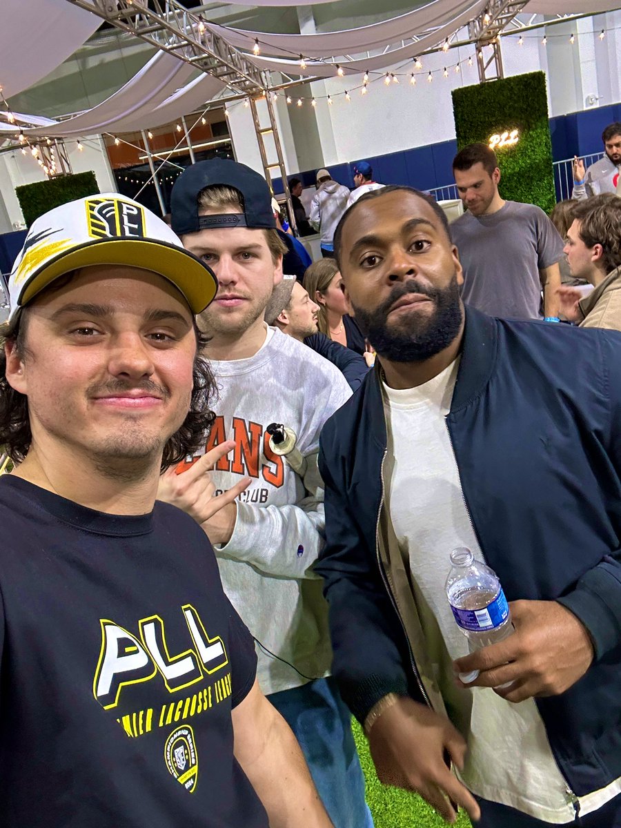 RJ Kaminski (@rjkaminski) on Twitter photo Bar Down - in full force now 🍺 
<a href="/d00gs/">doogs</a> <a href="/trevorbaptiste9/">Trevor Baptiste</a> Bar Down - in full force now 🍺 
<a href="/d00gs/">doogs</a> <a href="/trevorbaptiste9/">Trevor Baptiste</a>