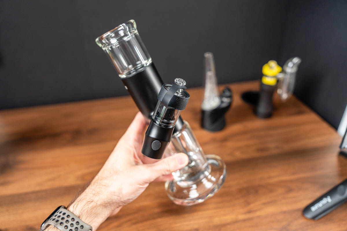 vapeguyy's tweet photo. The Pulsar APX eRig is large, sturdy, and has a high power output. It features exceptionally thick glass components, contributing to an overall sensation of premium build and craftsmanship. The coil is on the smaller side, but it does a great job of not burning the dabs, and the flavor is good great throughout the entire session. Read my full review here: https://t.co/aB5UGGIInx

@PulsarVaporizer #DabRig #WaxVaporizer #VapeGuy