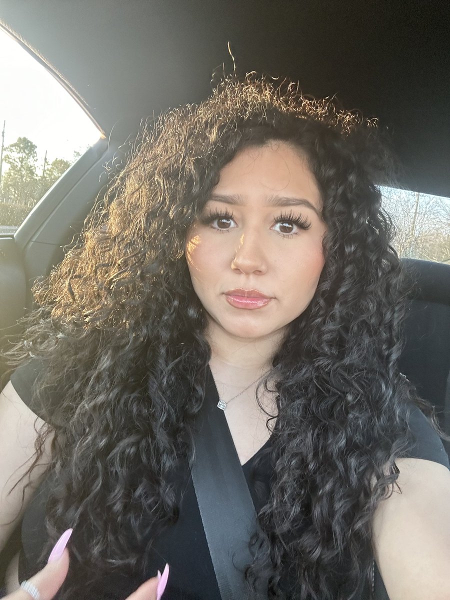 Mishellleeeee's tweet image. I’ve been gone a min