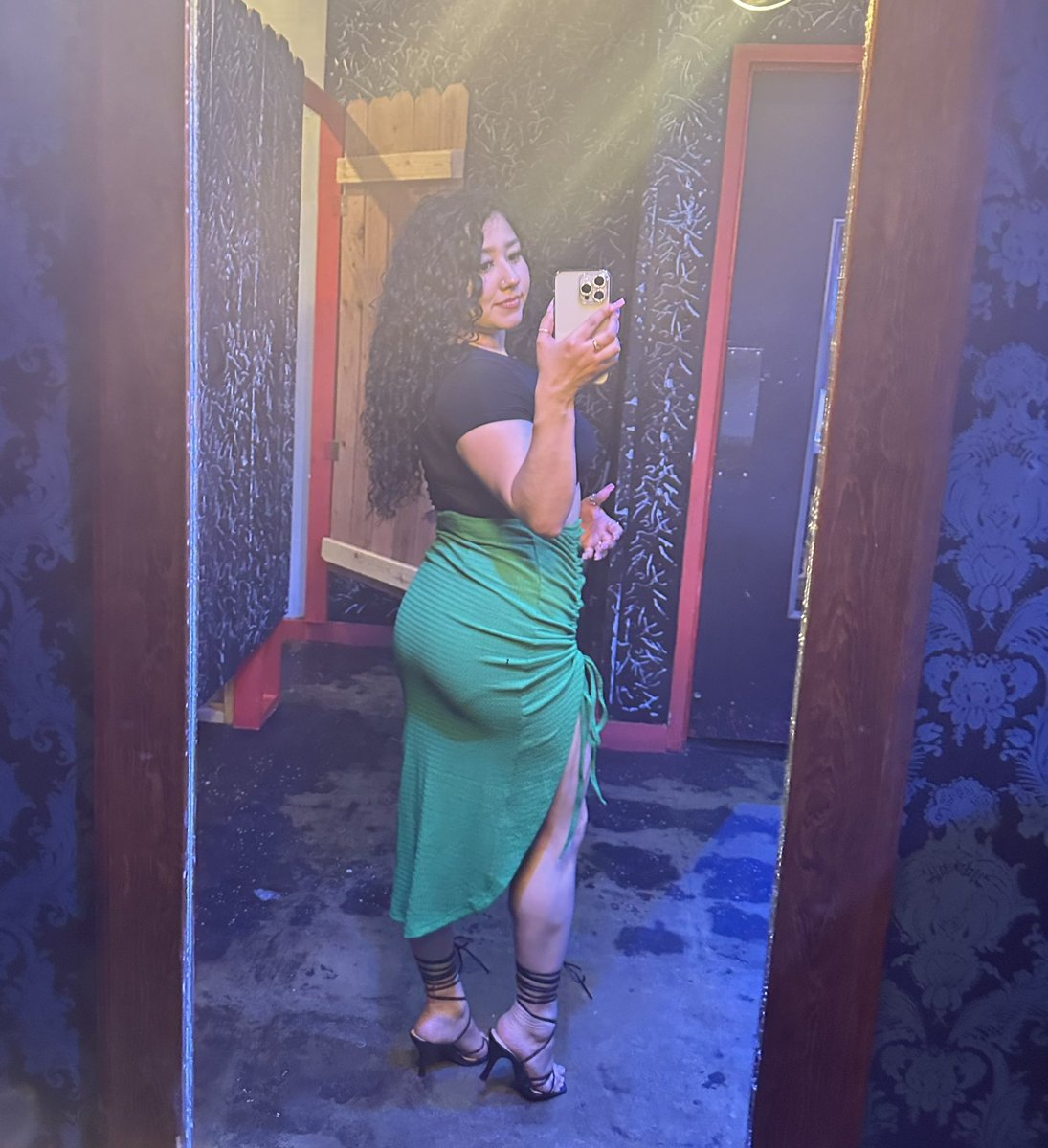 Mishellleeeee's tweet image. I’ve been gone a min