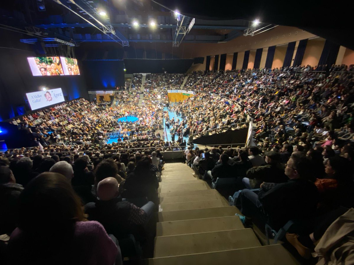 🥰🥰Grazas ás máis de 3.000 persoas que nos acompañastes neste actos. Imos facer historia, contigo!

#AnaPontónPresidenta ✌️💙