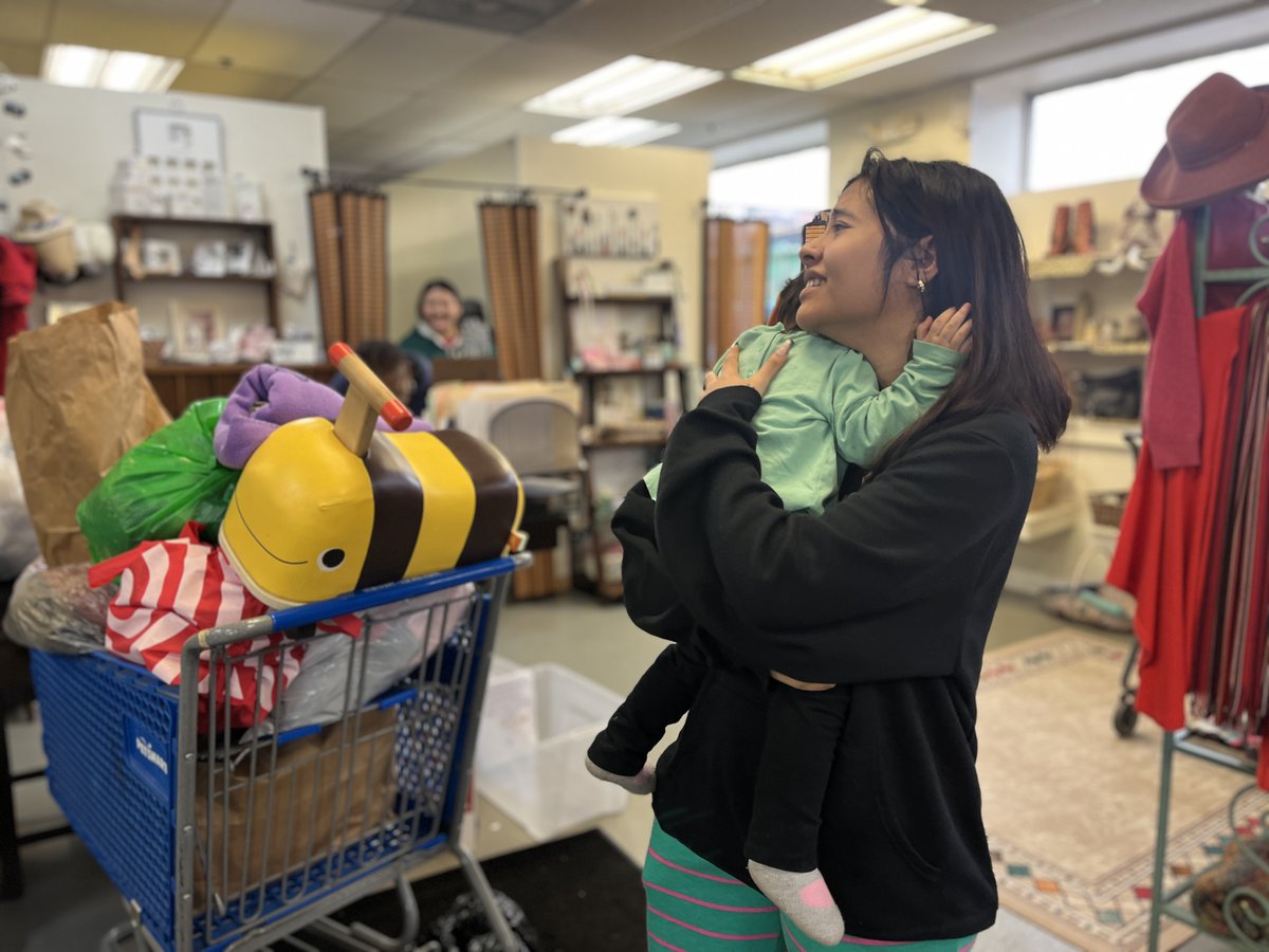 Acts4Ministry's tweet image. Captured a tender moment at our boutique as a mom &amp;amp; child shopped.  Our volunteer team loves these moments of providing quality items to a family in need. Join us in being a lifeline for those who need it most.  #InspiringActsofLove 💕 #SupportingFamilies #CommunityBridge