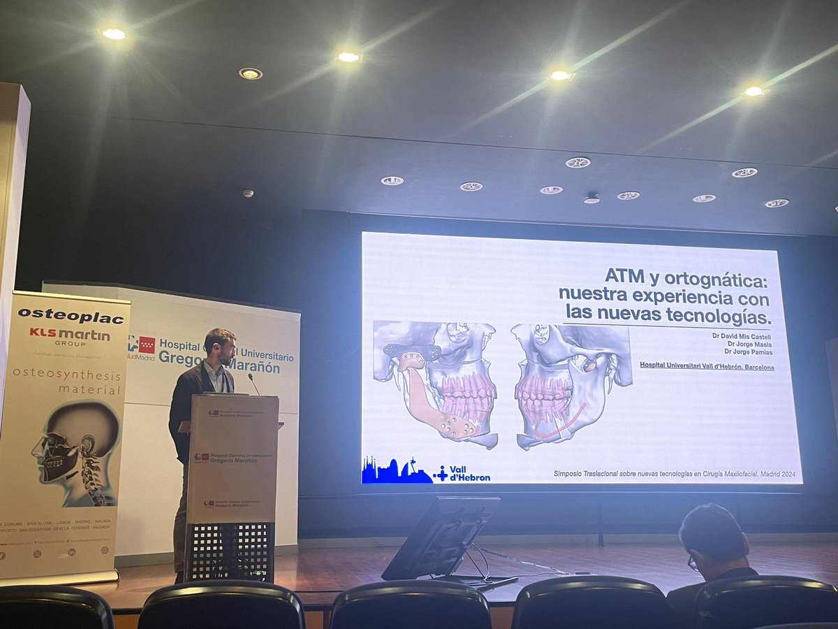 maxilloVH's tweet photo. ⚕️✨ I Simposio "Nuevas Tecnologías en Cirugía Maxilofacial" 🦷🤖 @SECOMmxf 

El Dr. Mis, adjunto de @maxilloVH, presentó: "ATM y Ortognática: nuestra experiencia con las nuevas tecnologías" 💻🔍, compartiendo insights y avances significativos en el ámbito maxilofacial. https://t.co/jJYMpvKWxH