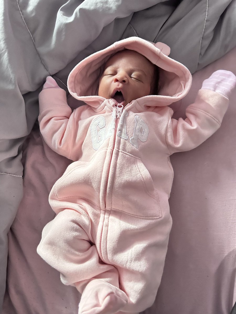 damionnaak's tweet photo. Mommy’s girl for life 🥰 https://t.co/nvxQAzr82s