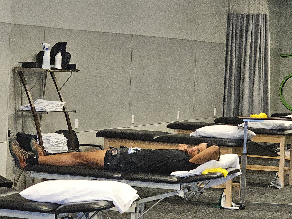 TerranceCurryII's tweet photo. In Physical Training @EthosHumanPerformance working hard to get back on the court soon!
@Nate_Frisbie https://t.co/cGfubEdJe7