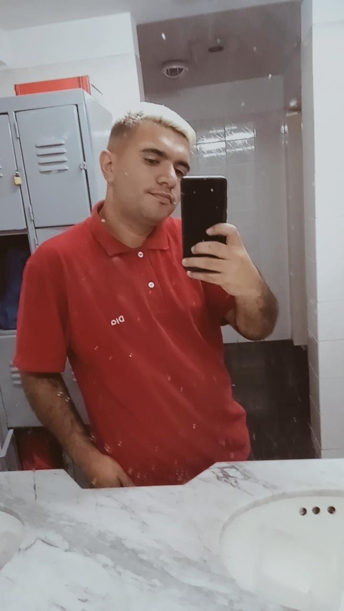 Lautysilva21's tweet photo. Y Otra No Queda Hay que Laburar 
Estoy Cansado Jefe 😂😂

#Repositor
#Gay https://t.co/ZjyF1HJJTJ