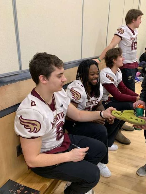 MTA_Football's tweet image. Members of our Mounties Football team stopped by Maplehurst Middle School today to teach some football skills and spend some time with the students. Thanks @MaplehurstMS for having us! 

#MountiesFootball #MountiePride