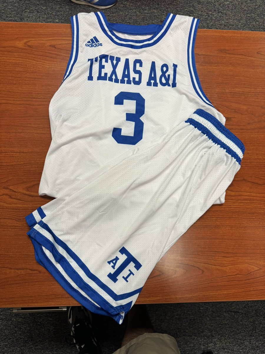 JavelinaMBB's tweet photo. JAVELINA NATION!!

We will be selling our Texas A&amp;I Javelina throwback jerseys tomorrow at our game at 3 PM

Once they are gone, they are gone!  

Jerseys are $100 
Shorts are $80

Combination package is $160 

For more information, please reach out to:

Chauncey.Thomas@Tamuk.edu https://t.co/pzv7A84Ixi