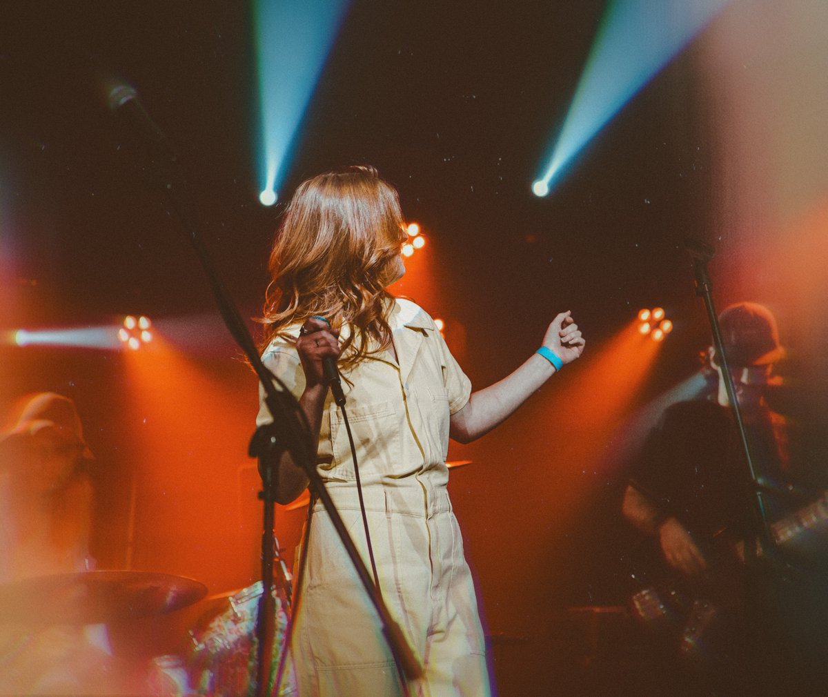 qkband's tweet photo. when the show pics are *chefs kiss* https://t.co/XDMqooI351