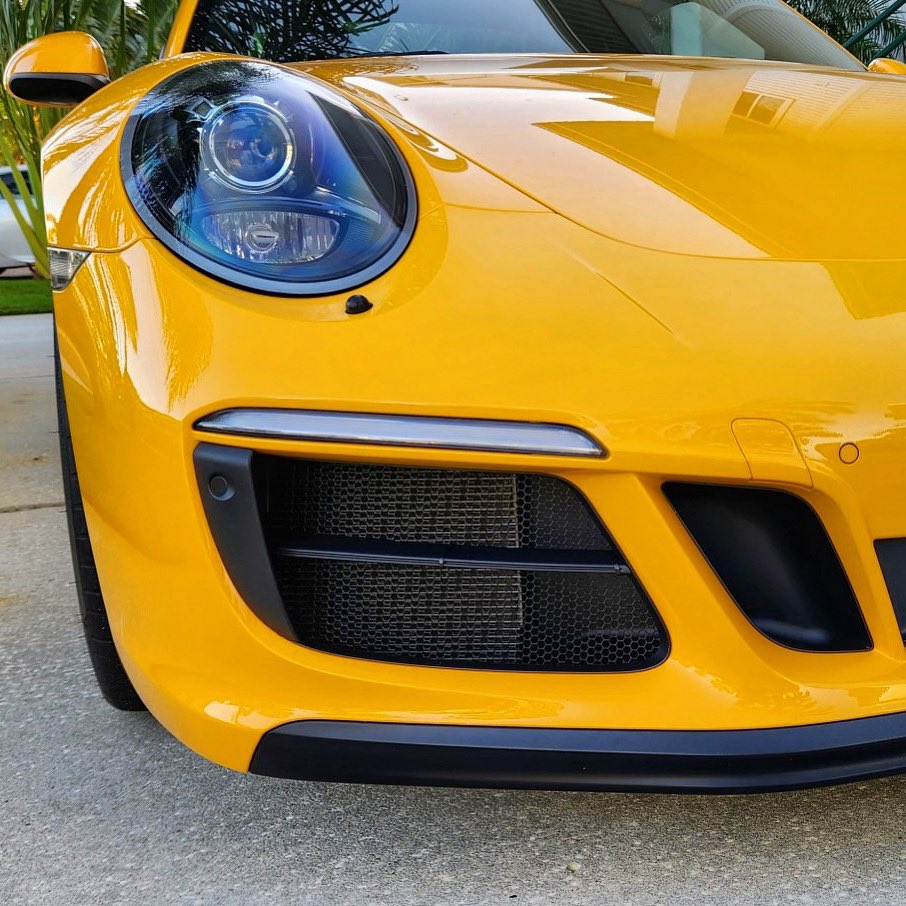 customcargrills's tweet image. This Porsche 991.2 is ready to hit the road again after a mesh install.  These 1/4” hexagon screens are easy the best investment you can make on these very exposed stock radiators.

#porsche #991gts