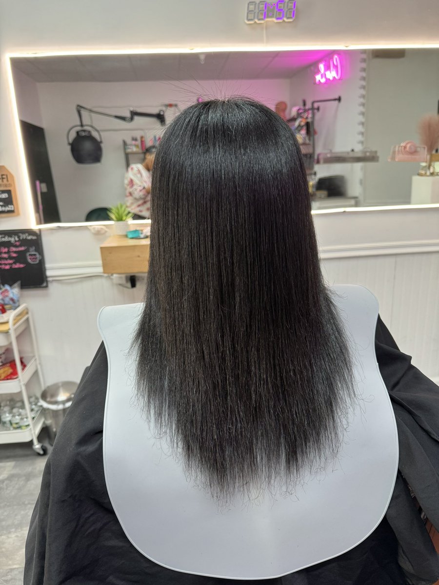 iamyourflyness's tweet image. Officially got my 1st silk press &amp;amp; a trim yesterday🥳this is the 1st time my hair has been straight in 8 years🥹(the pics are b4 &amp;amp; after the trim &amp;amp; the video is the final result)😏❤️‍🔥#SilkPress #NaturalHair #VirginHair #Type4Hair #ThickHair #HealthyHair #RealHair